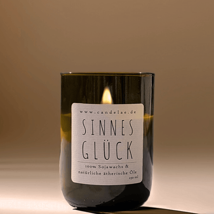 Sinnesglück Duftkerze – Sojawachs & ätherische Öle im Weinglas (250 ml) (Kerze aus alter Weinflasche) kaufen bei Linkreich – Jetzt entdecken!