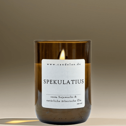 Spekulatius Duftkerze – Sojawachs & winterliche Gewürze | Candelae (Kerze aus alter Weinflasche) kaufen bei Linkreich – Jetzt entdecken!