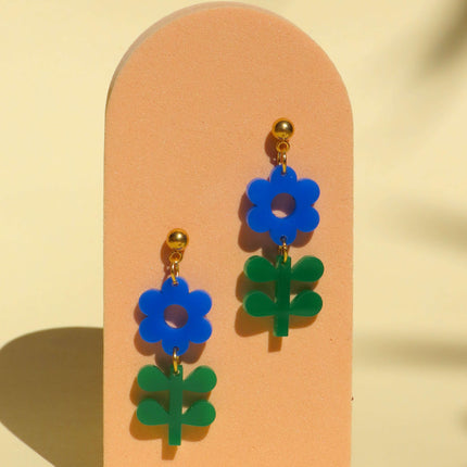 Statement-Ohrringe Blume & Blatt – Frühlingshafte Blumenohrringe in Blau und Grün