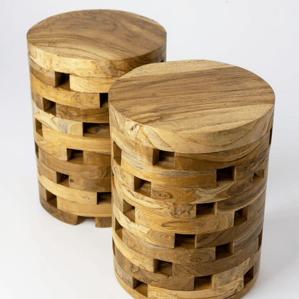 Teakholz Beistelltisch – Handgefertigt im Laminated Block Design - Natürlicher Holztisch aus Teak - Wohnzimmer & Schlafzimmer - 35x35x50 cm (Beistelltisch) kaufen bei Linkreich – Jetzt entdecken!