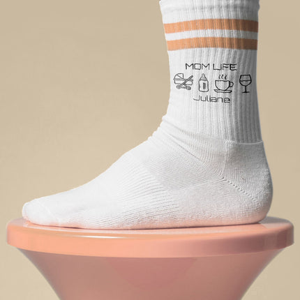 SEO. Tennissocken - Mom Life - personalisiert mit Namen - Weiss Linkreich