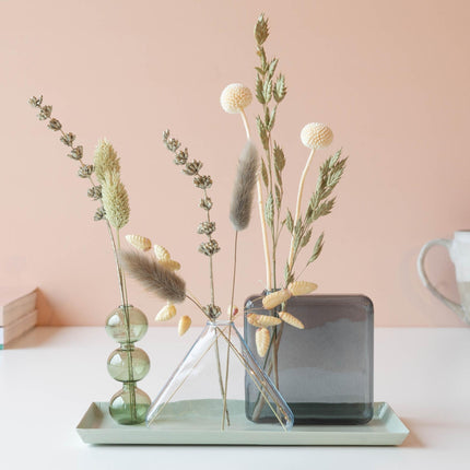 Trockenblumen mit Vasen – Dried Beauty – Stilvolles Trockenblumengeschenk ca. 30 cm – Mit 3 Glasvasen & Plateau – Perfekt für Zuhause, Büro & als Geschenk