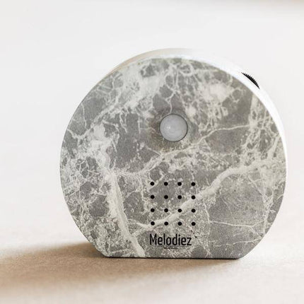 Melodiez Spieluhr – Marmor – Melody Nature Box mit Bewegungssensor – Vogelgezwitscher, Meeresrauschen & Dschungelklänge