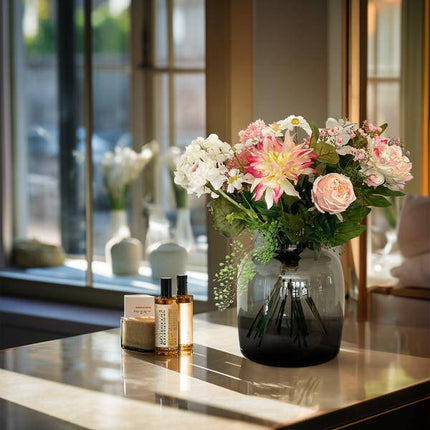 Kunstblumenstrauß – Pastell Liebhaber – 40cm – Hochwertige Kunstblumen in Rosa, Creme & Grün – Dekorativer Strauß für Zuhause, Büro & Geschenkideen