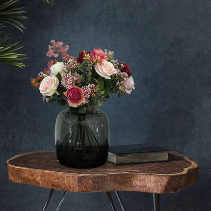 Kunstblumenstrauß – Flammenrosen – 45cm – Handgebundener Strauß mit Kunstrosen, Beeren & Laub – Hochwertige künstliche Blumen für Zuhause & Geschenkideen