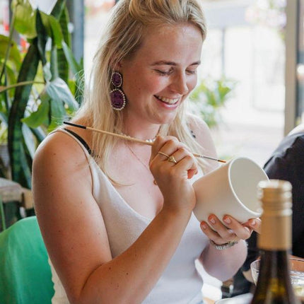 DIY Blumentopf-Bemalset mit Sukkulenten – Malset für 4 Personen – Inkl. 4 Deko-Töpfe, 4 Mini-Sukkulenten, 24 Farben & Pinsel – Kreatives Geschenk-Set