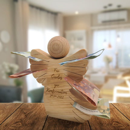 SEO. Tischdekoration aus Holz - gravierter Engel - Personalisiert mit Namen & Datum - Konfirmation Linkreich