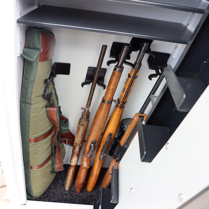 SEO. Waffenschrank HUNTER FISCHADLER Kl. 1, (1700x790x530), max 26 LW, 3 Böden - RAL 7035 lichtgrau Linkreich