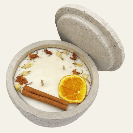 Zwei Docht Betonkerze Betongrau „Grey Orange“ für Herbst und Winter - Stilvolle Aroma Sojawachskerze für Ihr Zuhause. Mit Blütenverzierung und HOCHWERTIGEM Baumwolldocht aus dem Südschwarzwald (Duftkerze) kaufen bei Linkreich – Jetzt entdecken!