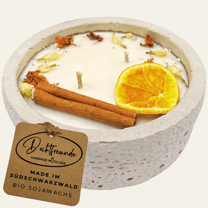 Zwei Docht Betonkerze Betongrau „Grey Orange“ für Herbst und Winter - Stilvolle Aroma Sojawachskerze für Ihr Zuhause. Mit Blütenverzierung und HOCHWERTIGEM Baumwolldocht aus dem Südschwarzwald (Duftkerze) kaufen bei Linkreich – Jetzt entdecken!